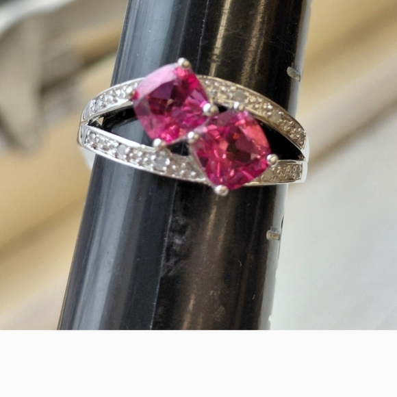 Concerto Ring With Pink Stones - Picture 2 of 2